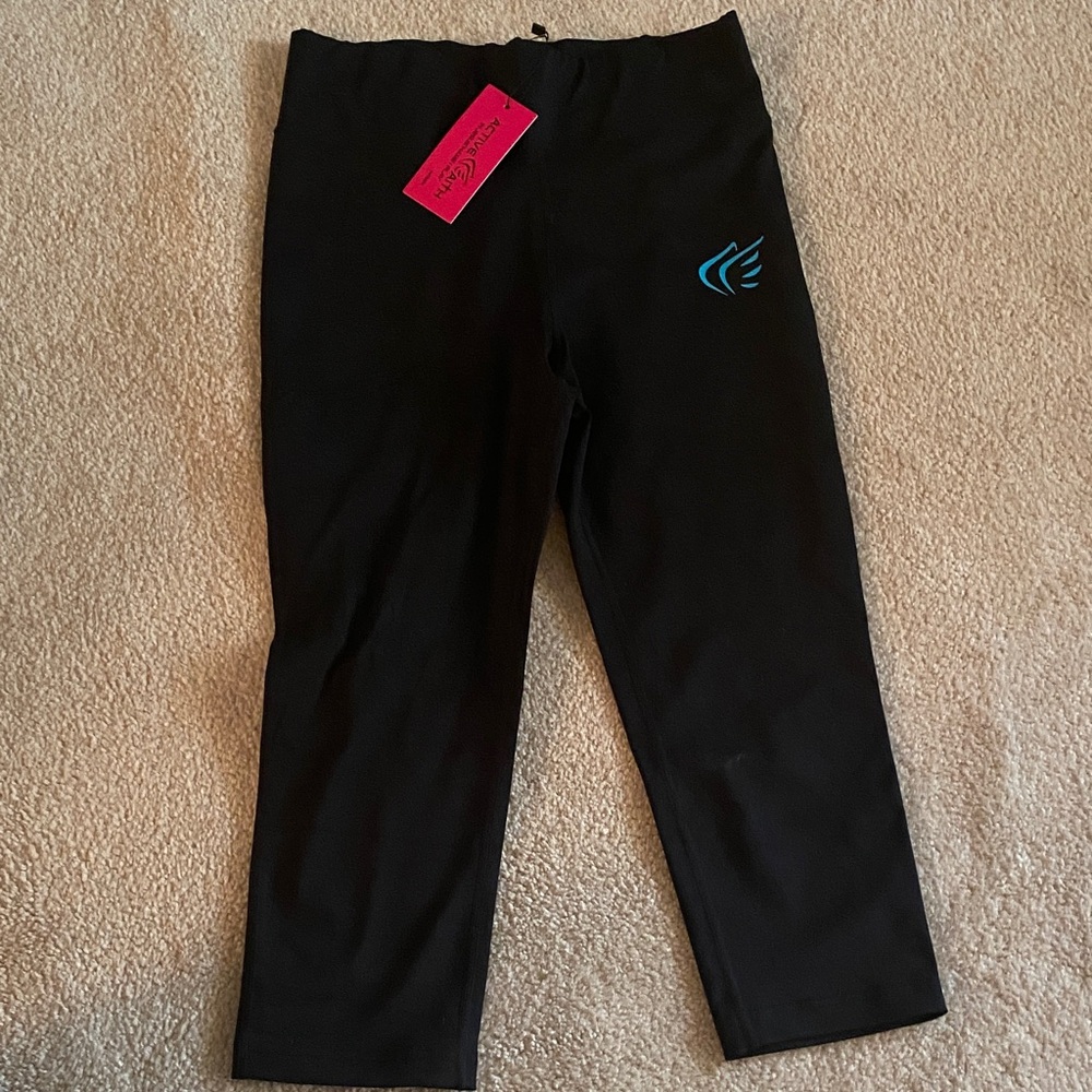 Active Faith NWT  cropped workout Faith leggings